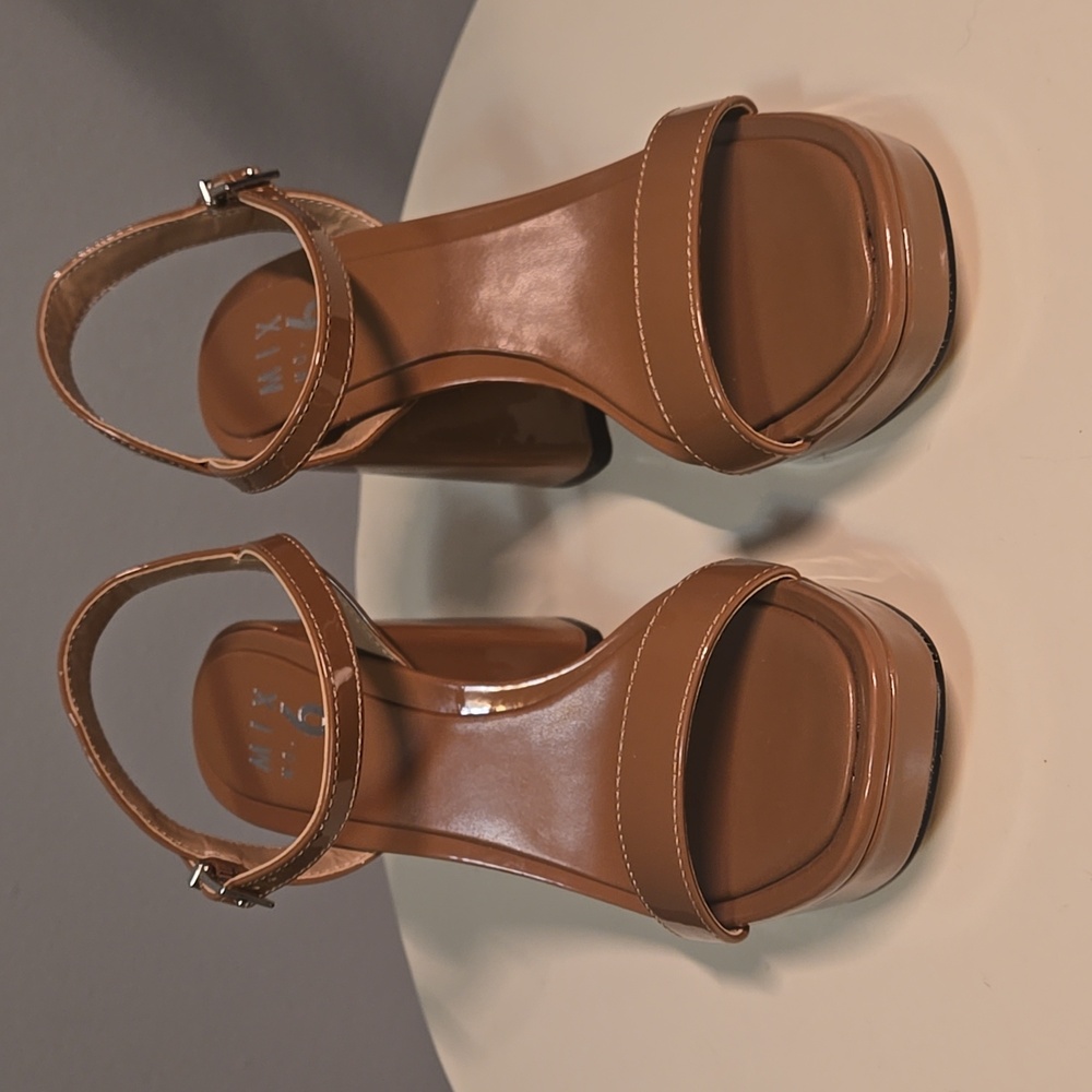 Mix No. 6 Sabria Womans 7 Chunky Heel Sandal - Picture 2 of 8